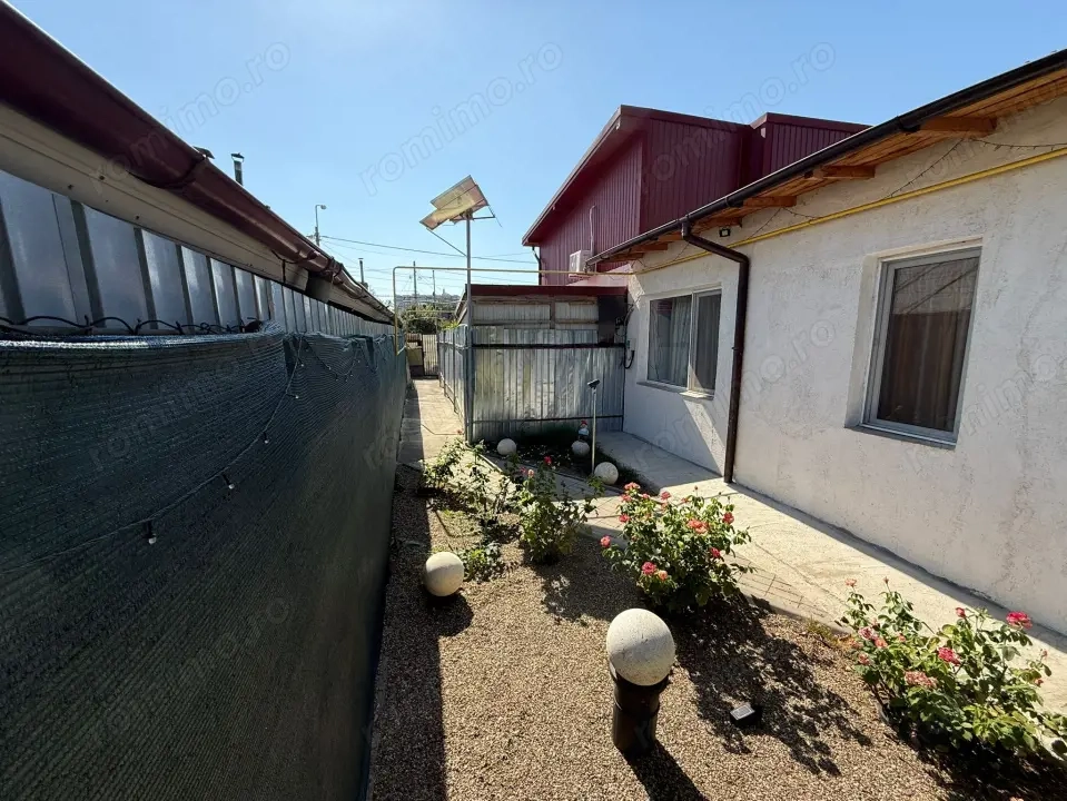 Casă decomandată 3 camere + grădină 450 m², zonă liniștită Galați