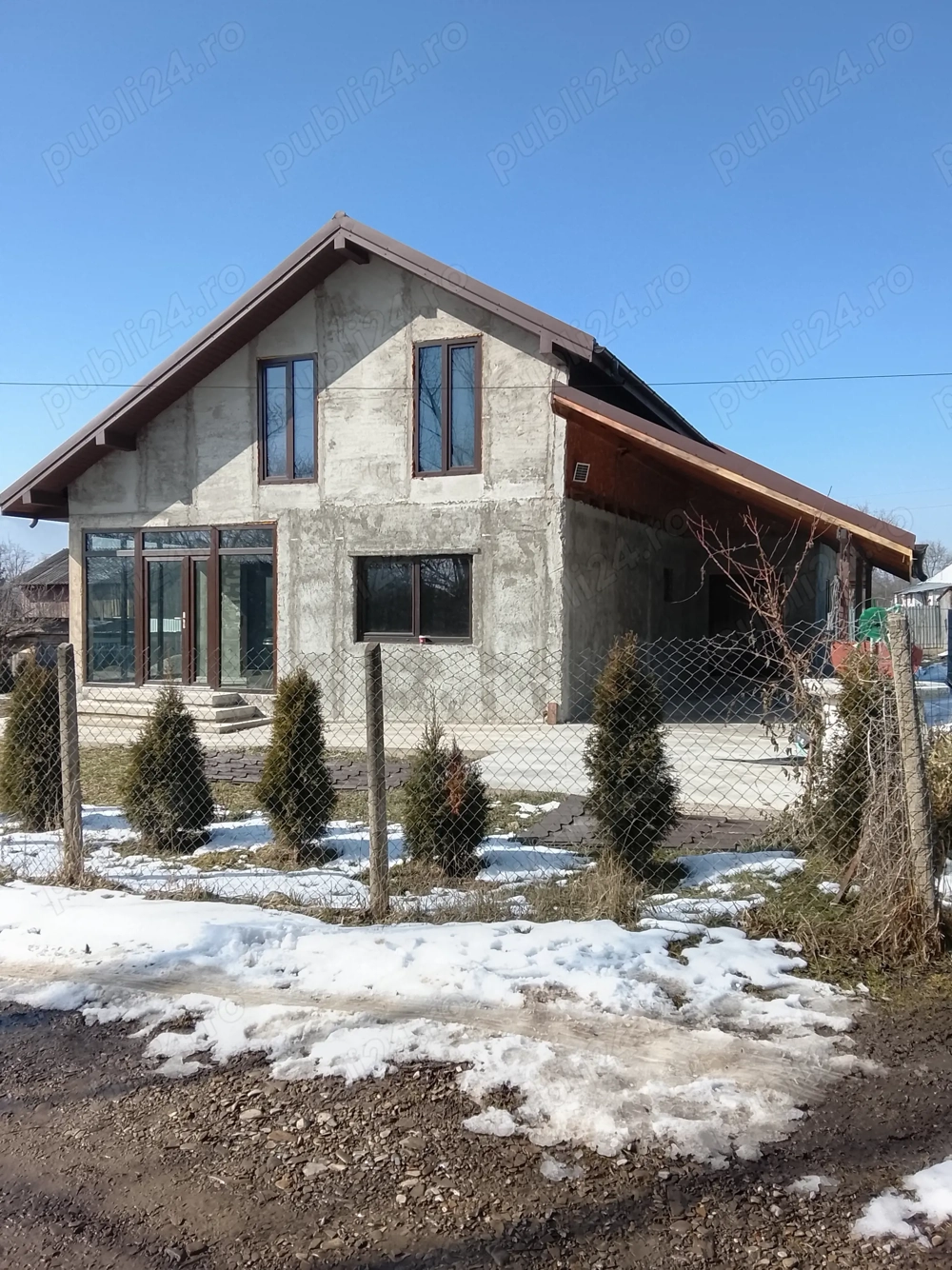 Casa   la 10km de Dărmănești 