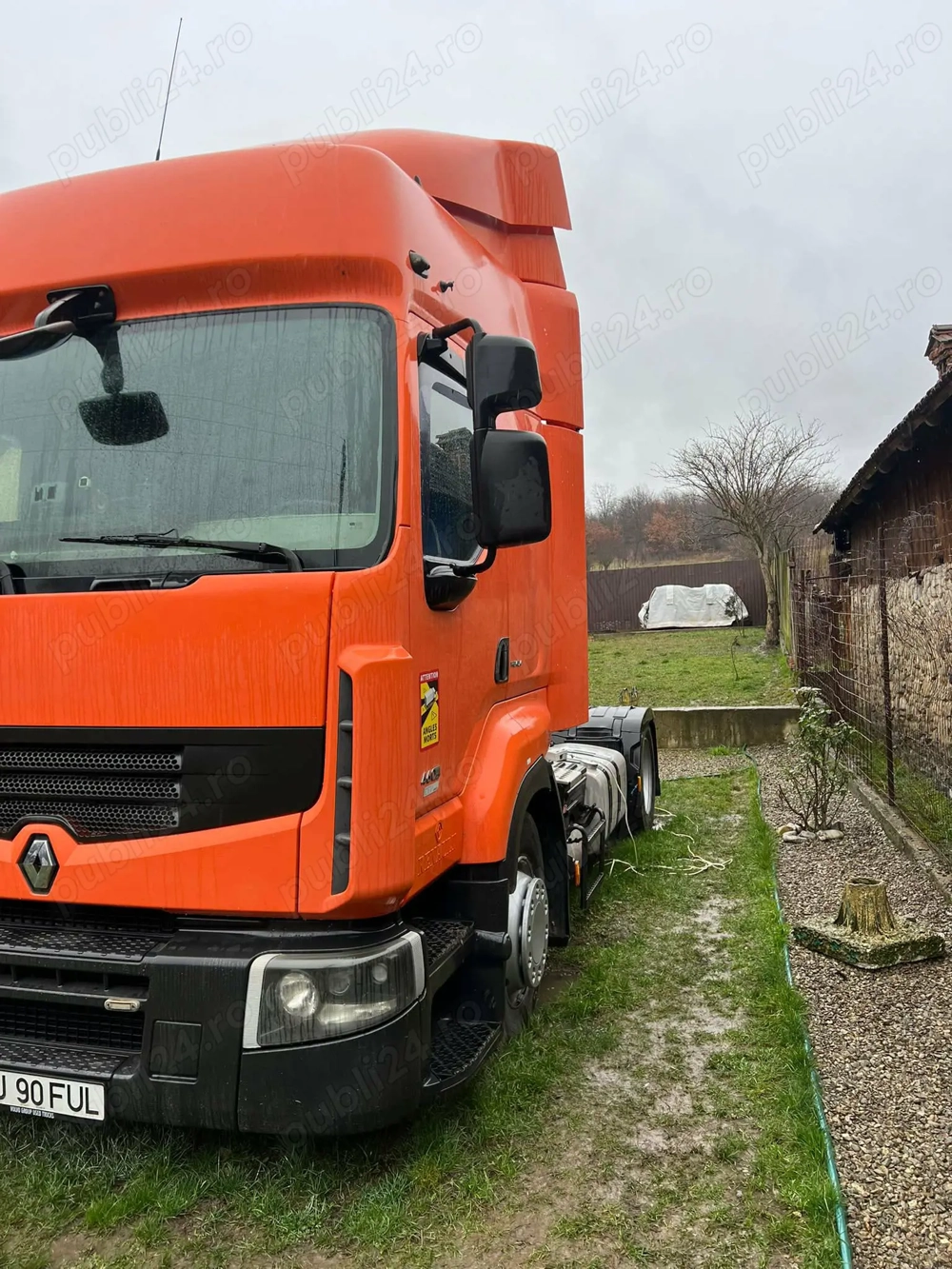 Ansamblu cap tractor+remorca