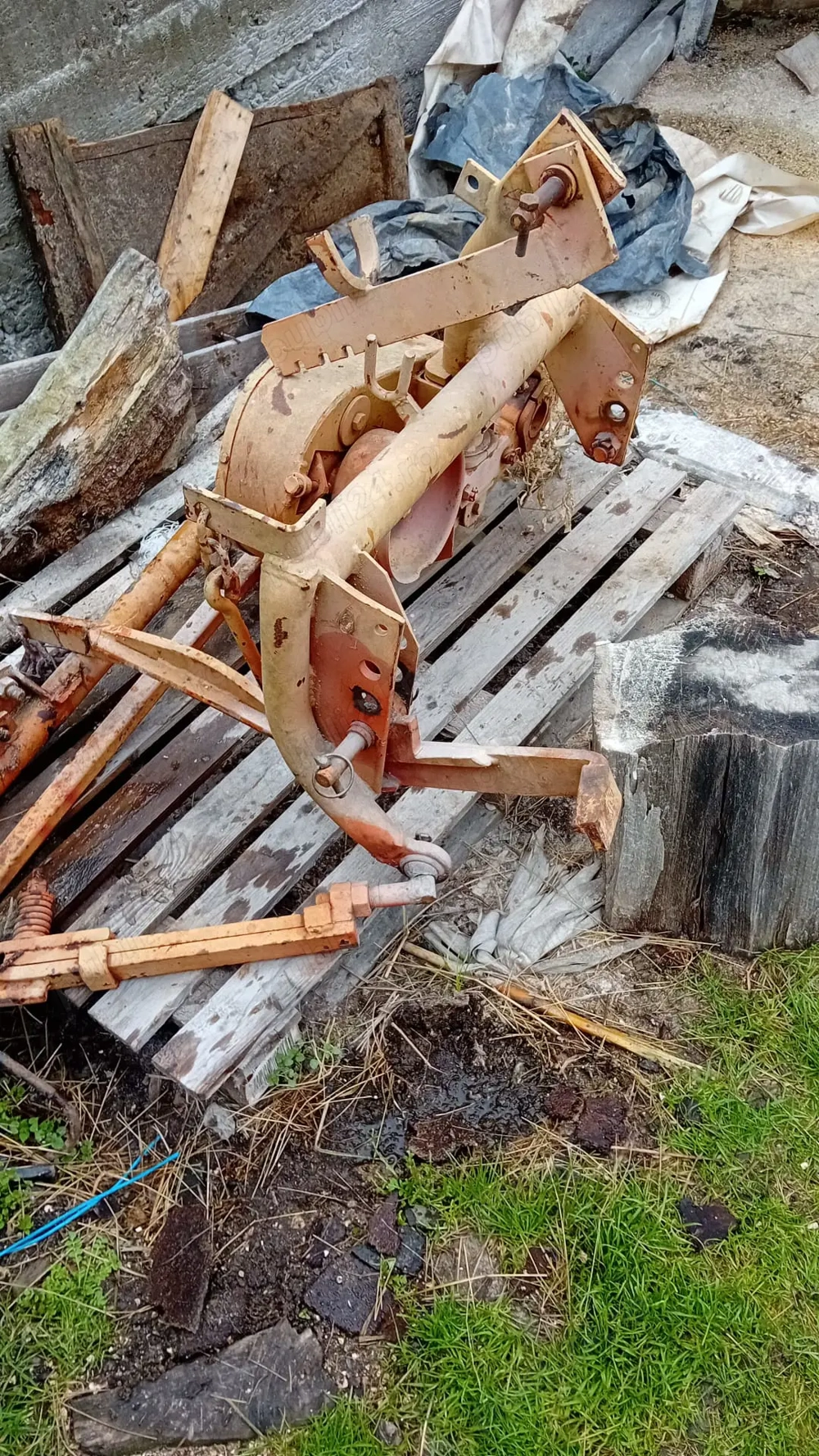 Vand cositoare dupa tractor 