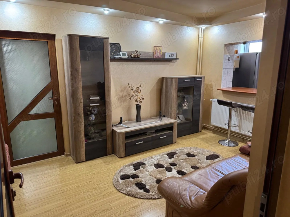 Apartament 2 camere semidecomandat