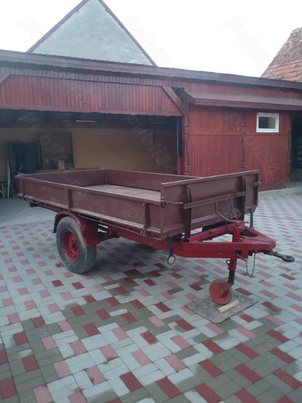 Remorca Tractor 3.2x1.7 inmatriculabila fier 3.5t  frane si instalatie electrica recent adusa Italia