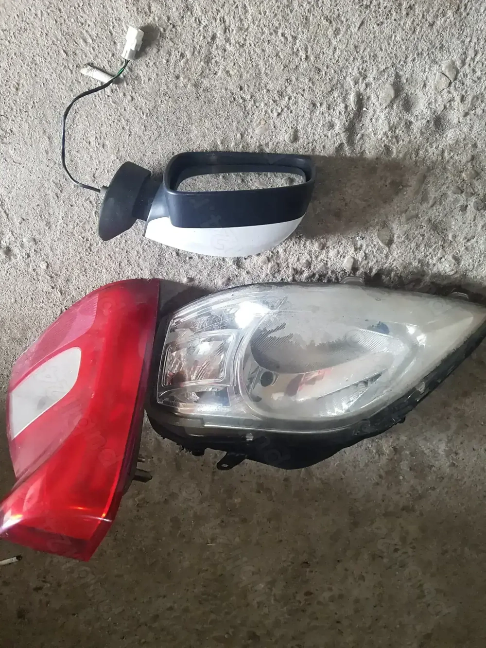 Dezmembrez Dacia Logan facelift, an 2010