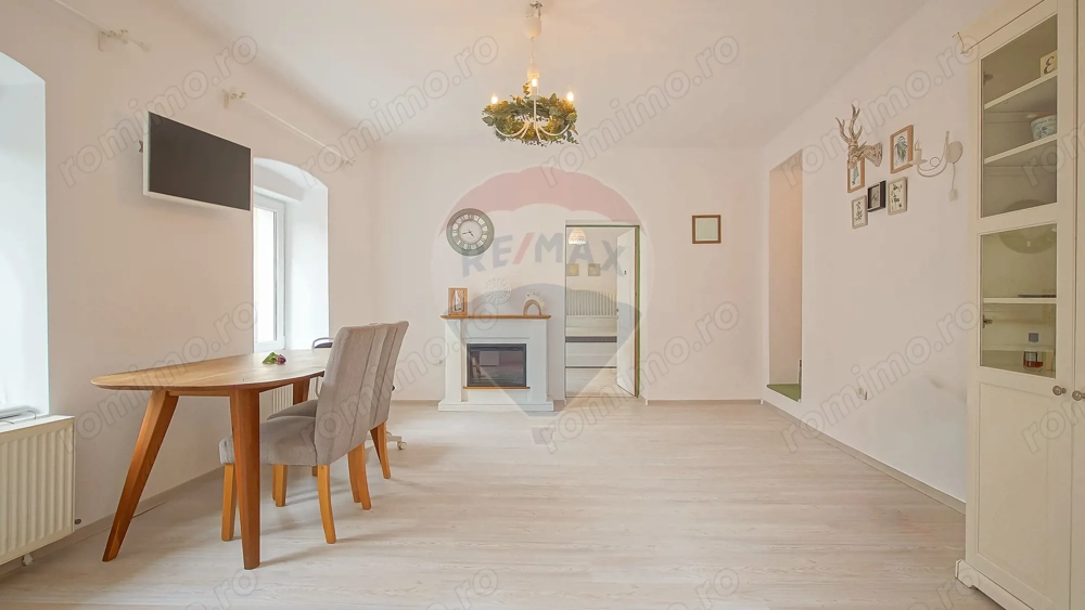 Apartament 3 camere cochet, renovat,  Centrul Istoric
