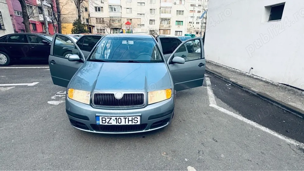 Skoda Fabia 1.2 Benzină 2005   mașină bună, 2 seturi roți
