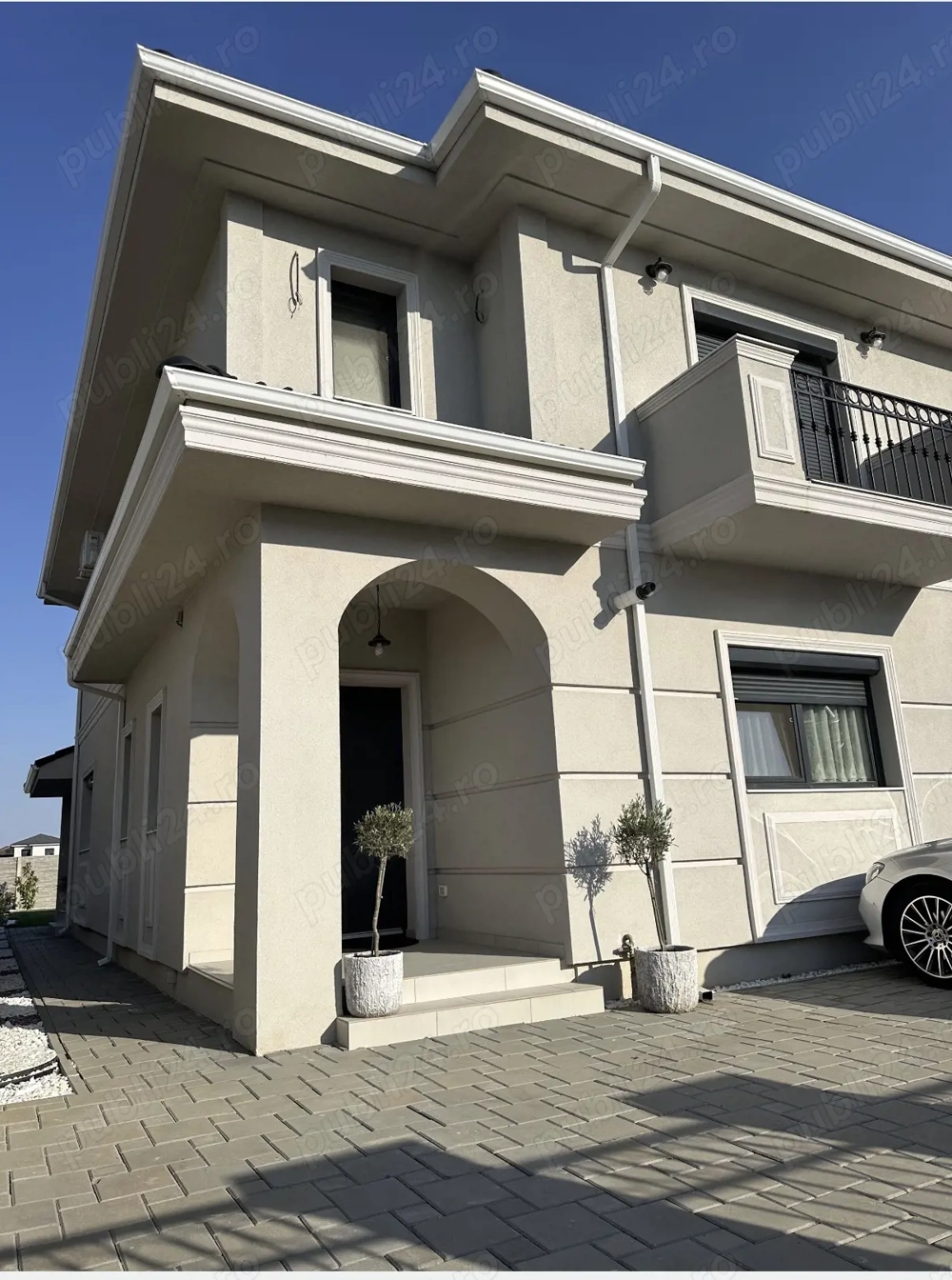 De vanzare, proprietar casa Dumbravita