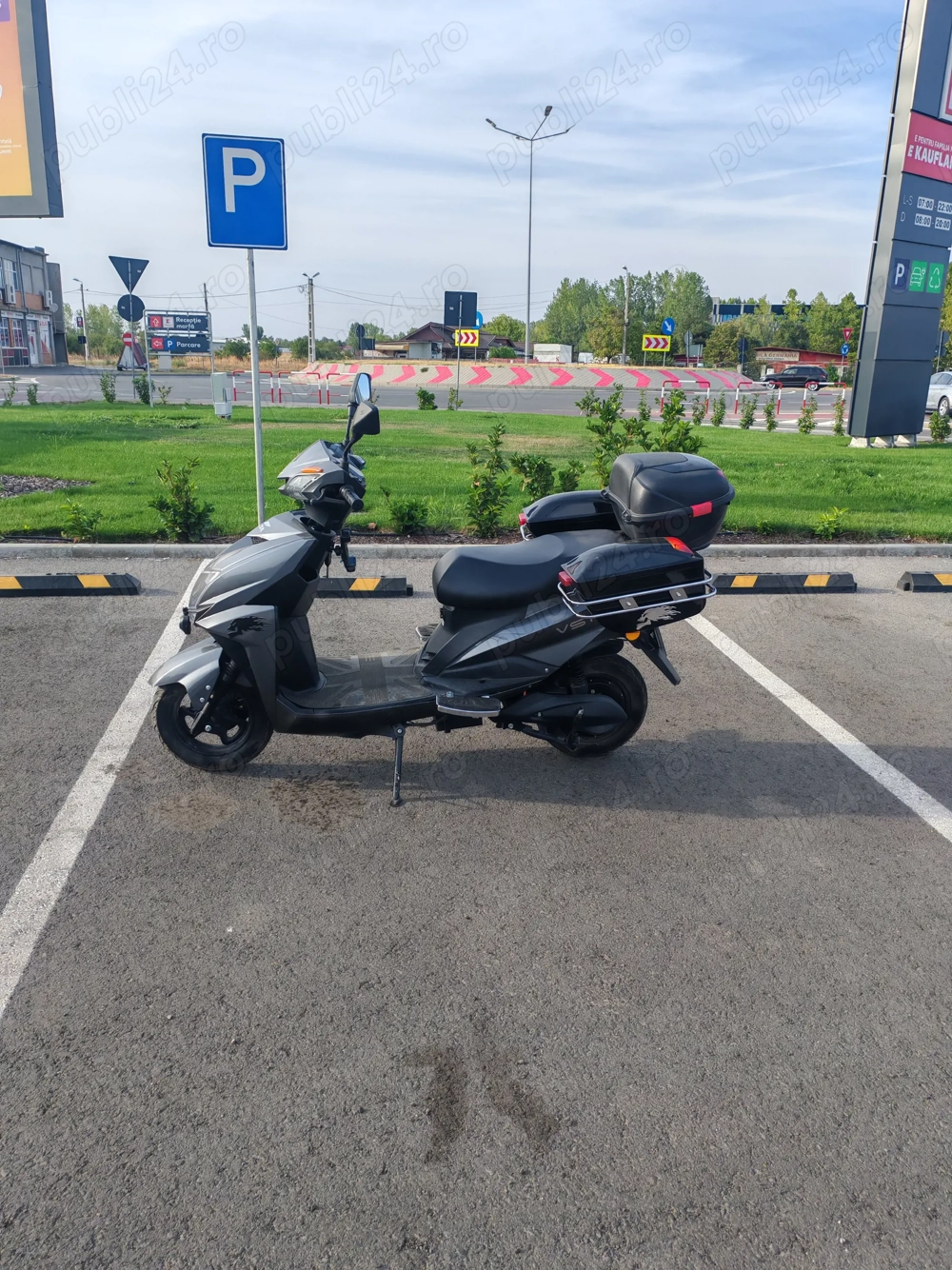 Vând scuter electric   lei