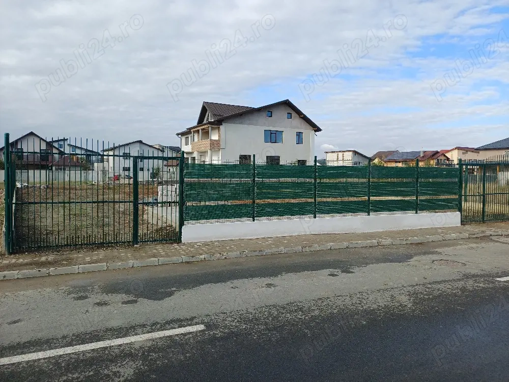 Teren de vanzare