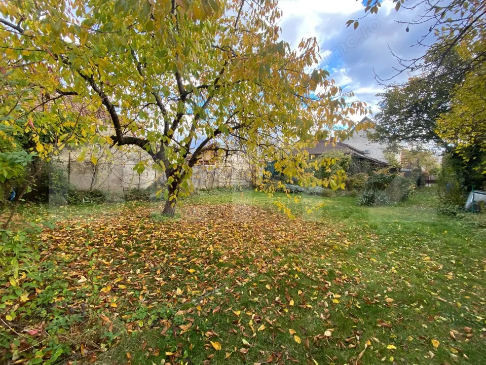 Casa spatioasa cu garaj si curte, 495 mp, în Gheorgheni