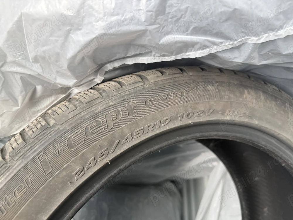 Hankook iarna 235/45/19 102V