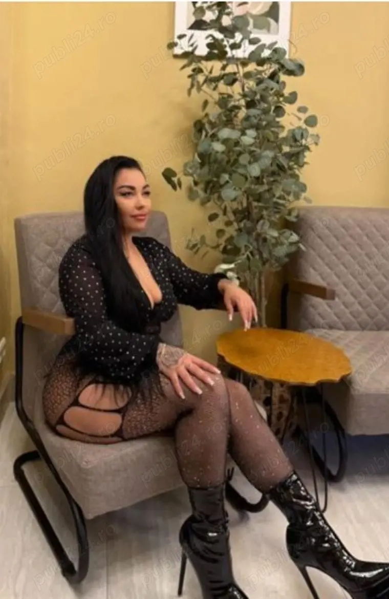 Bruneta Top    Fac doar deplasari