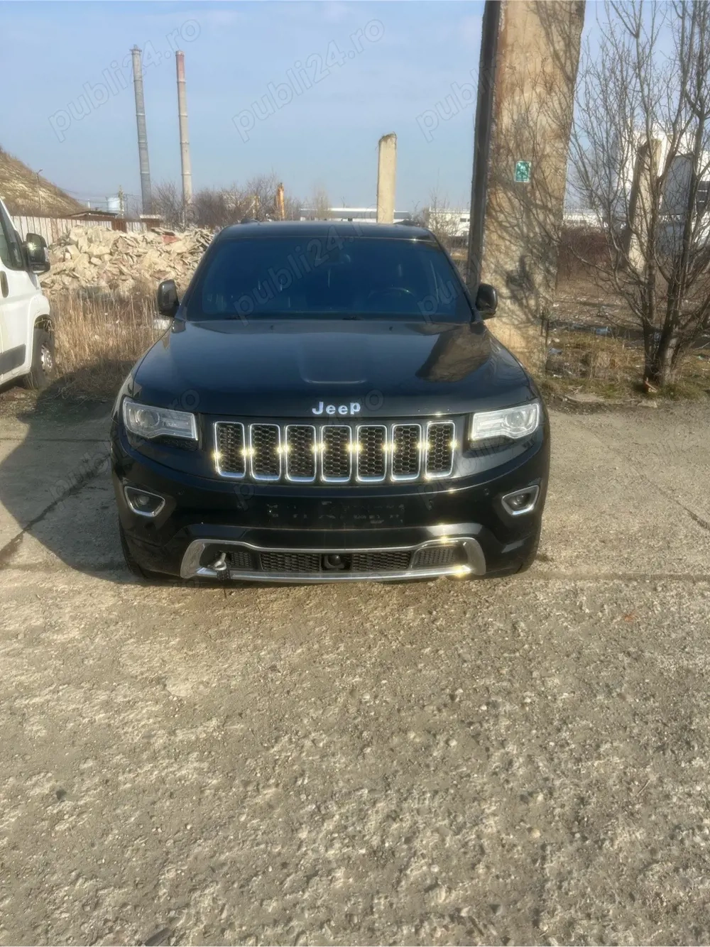 Vand Jeep Grand Cherokee motor defect sau dezmembrez