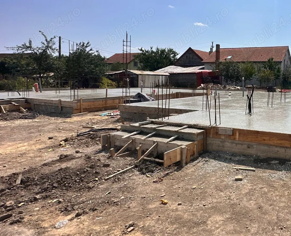 Teren cu fundatie si placa pt duplex, Utvin, vatra satului