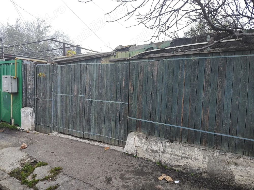 Casă bătrânească + teren 207 mp în Medeea   zonă liniștită   proprietar