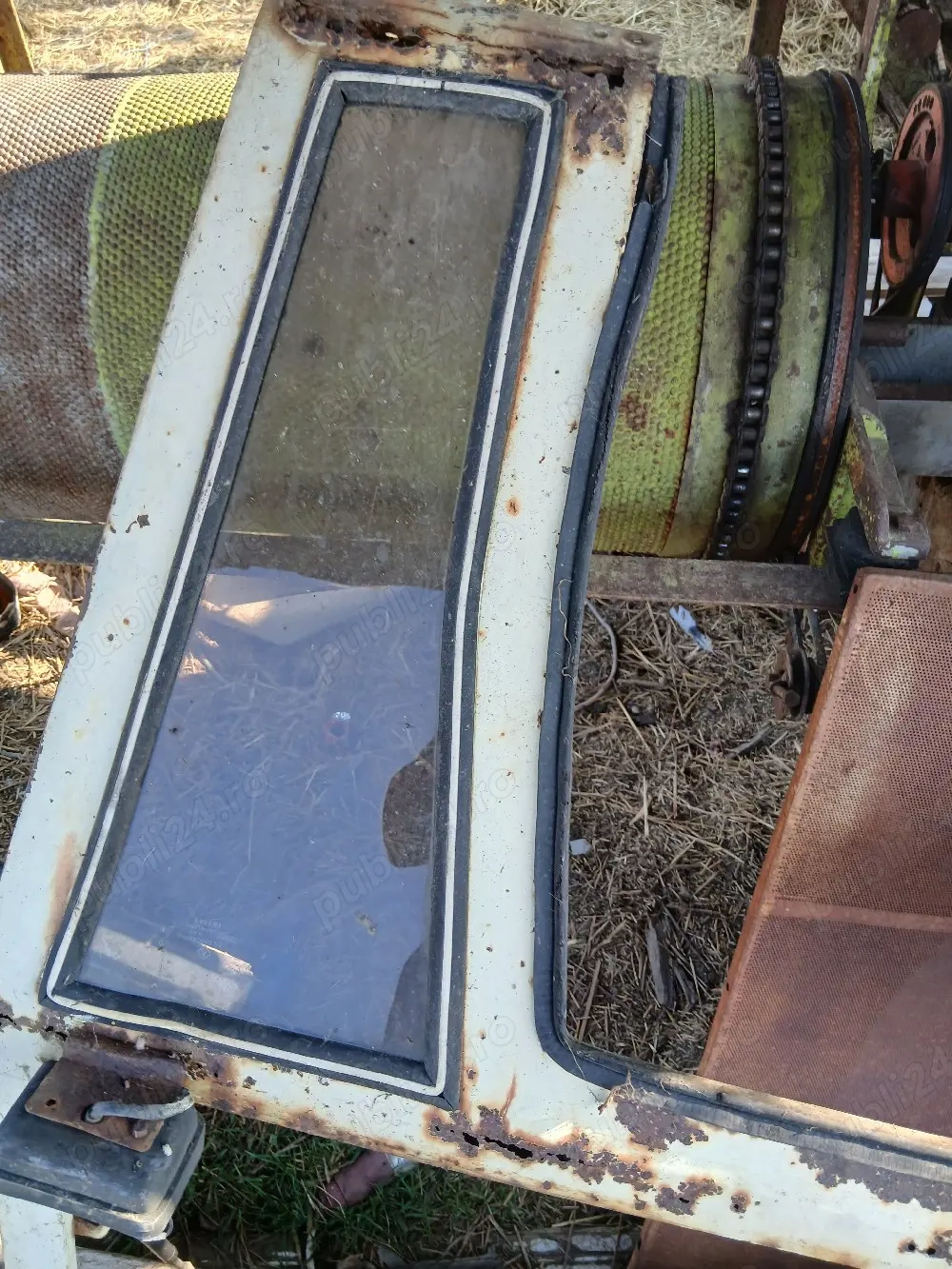 geam usa tractor Lambourghini. 105 cp