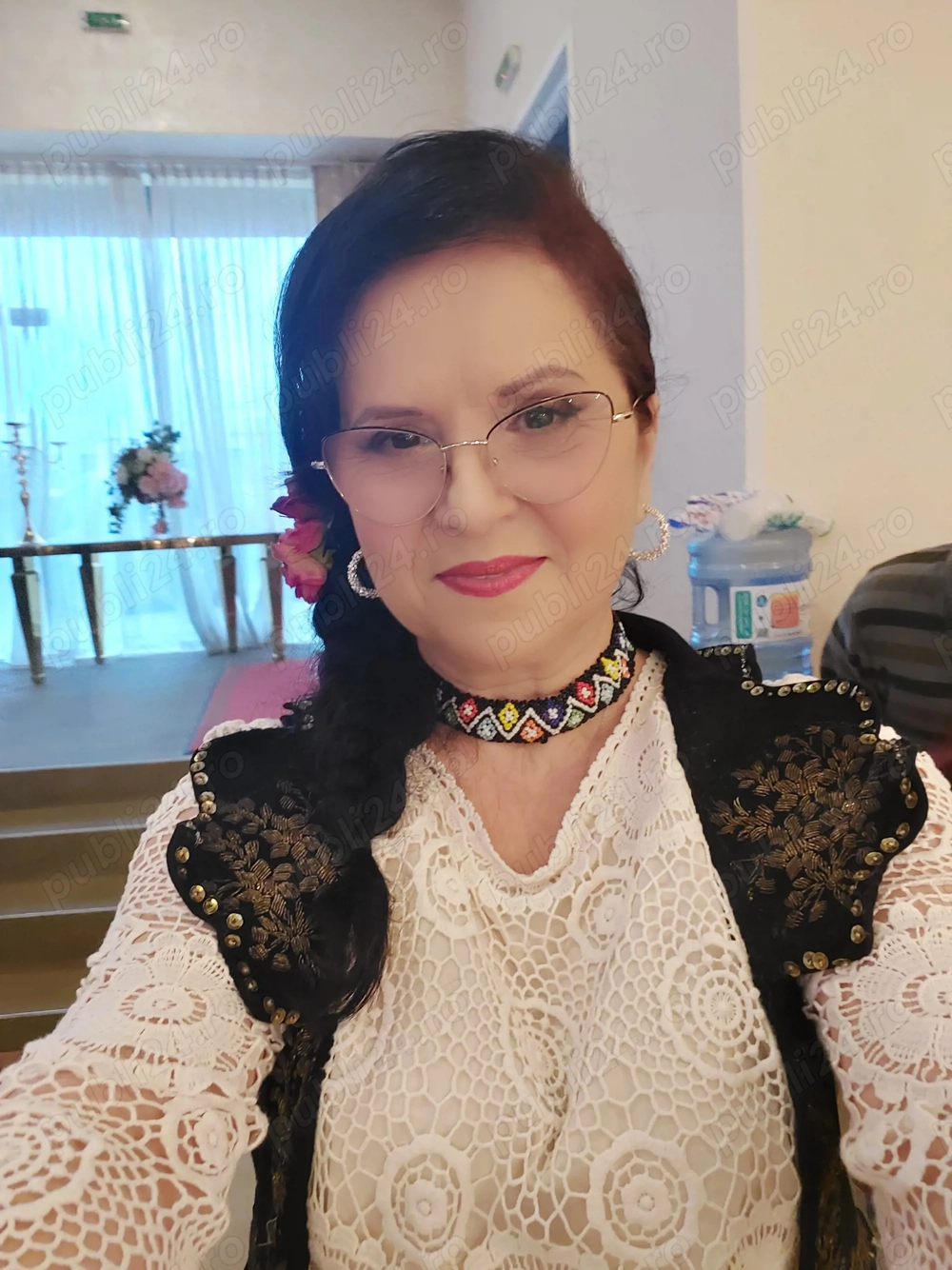Solista folclor pentru evenimente private  pret 500E pt program de 90 min