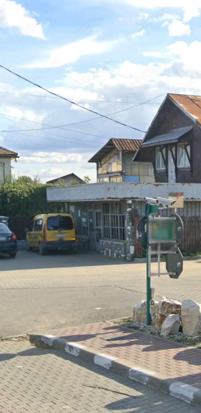 Vand Service auto ,clădire birouri ,atelier tâmplărie și magazin