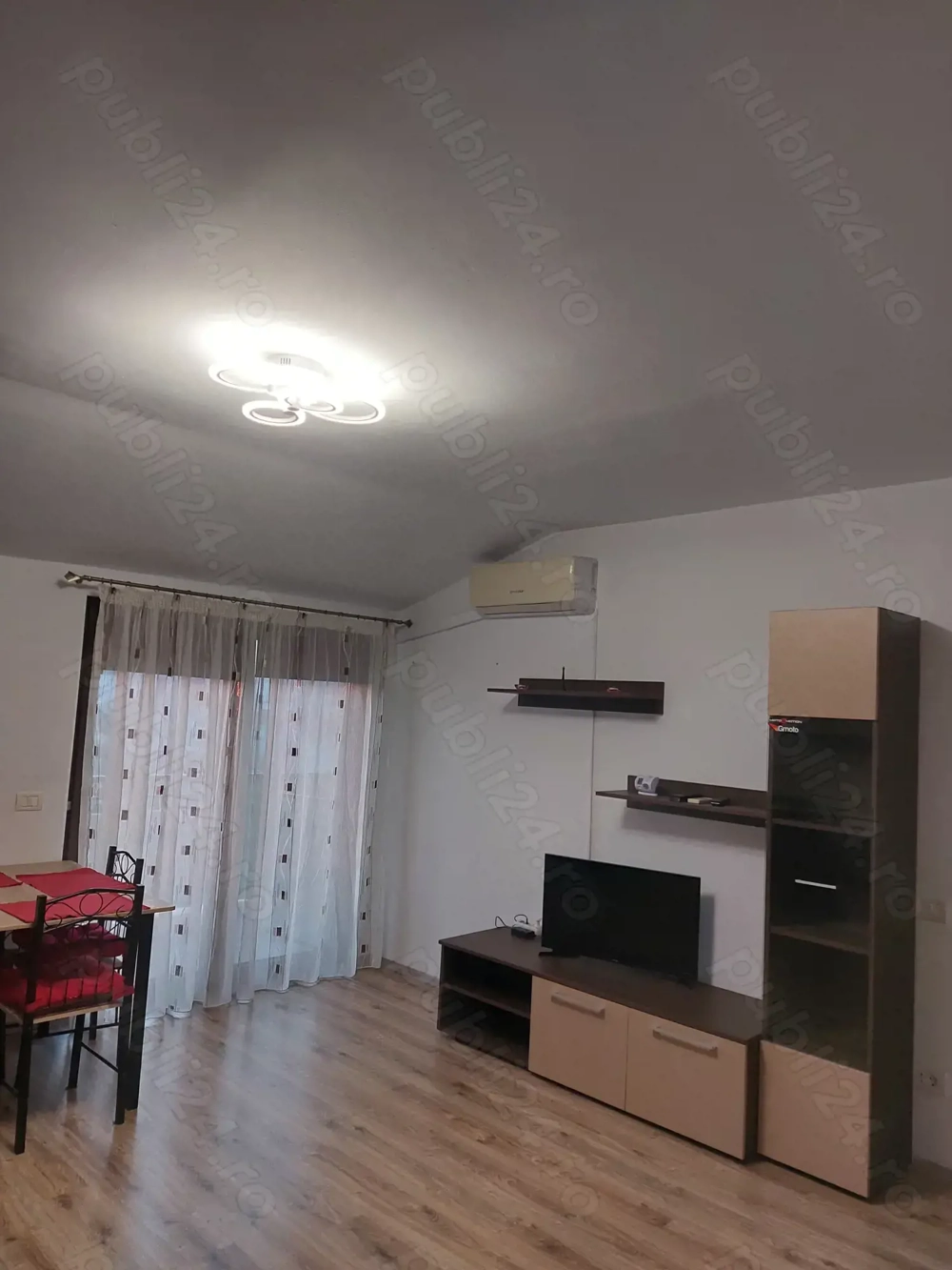 Inchiriez apartament central 2 camere