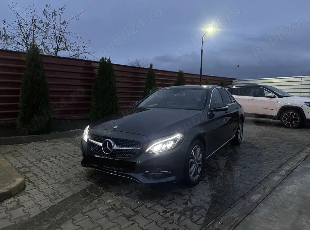 Mercedes-Benz C220d (W205) - UNIC - Full AIRMATIC ,Distronic Plus , 4 BUTOANE, HEAD UP DISPLAY