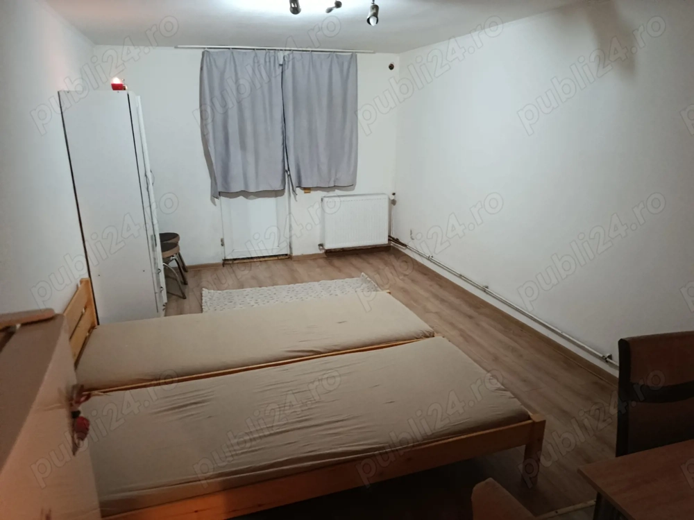 Proprietar inchiriez  ap. 1camere  renovat   mobilata etaj 1