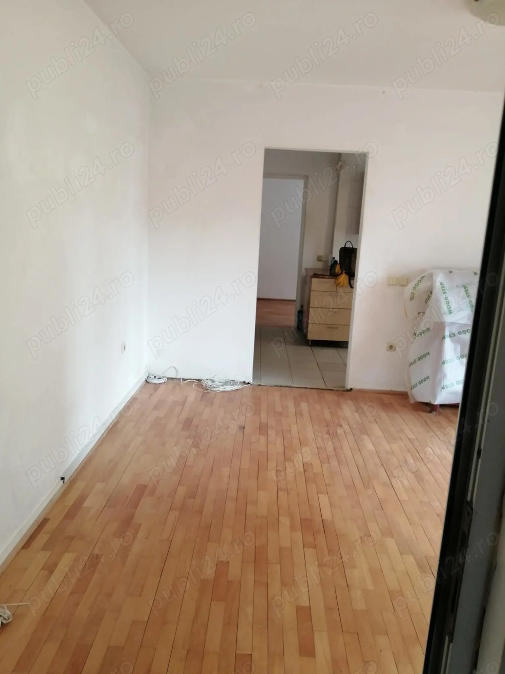 apartament 3 camere s-dec ,zona Casa de Cultura