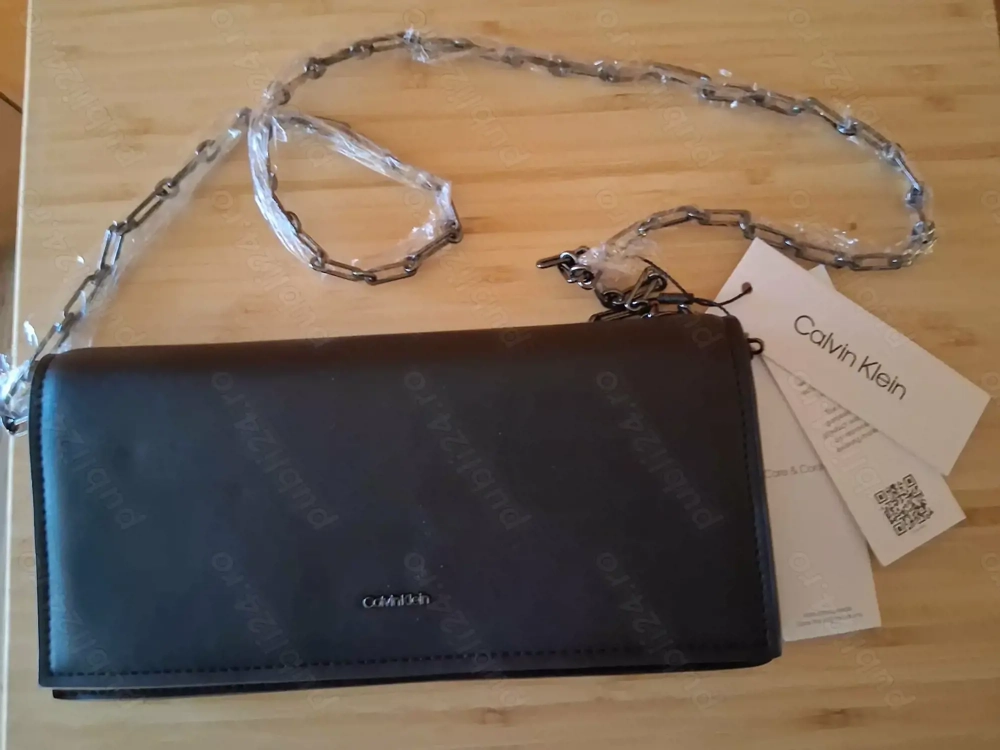 Geanta dama Calvin Klein noua cu etichete si saculet