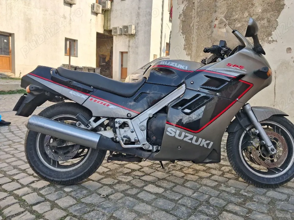 Suzuki gsxf 1100