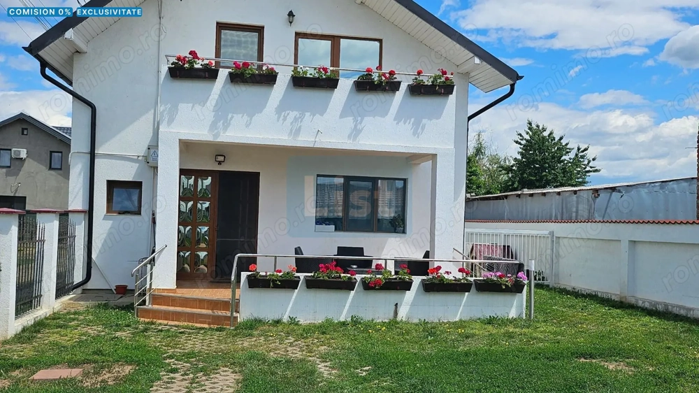 Casa Strejnicu: 150m², 3 dormitoare, 2 băi, 2 garaje
