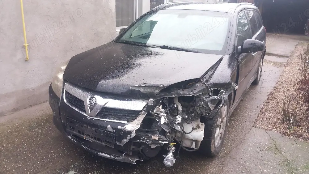 vînd pentru desmembrări