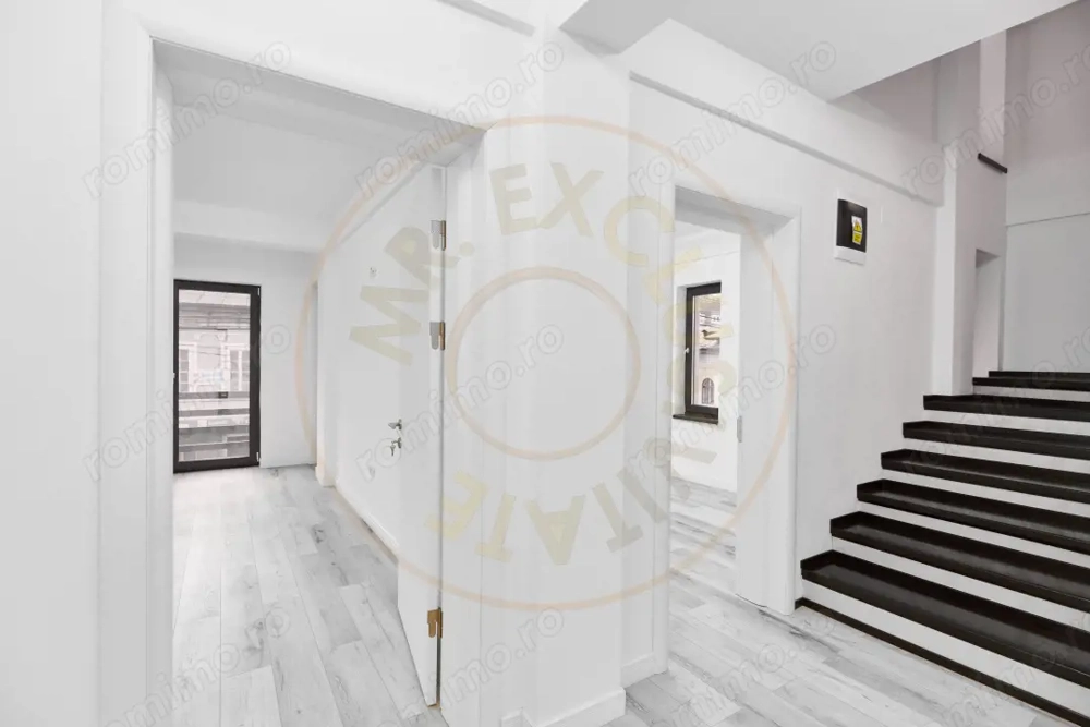 Spațiu generos de închiriat-ideal clinica/birouri/centru educ. Pitești-Dumbravei