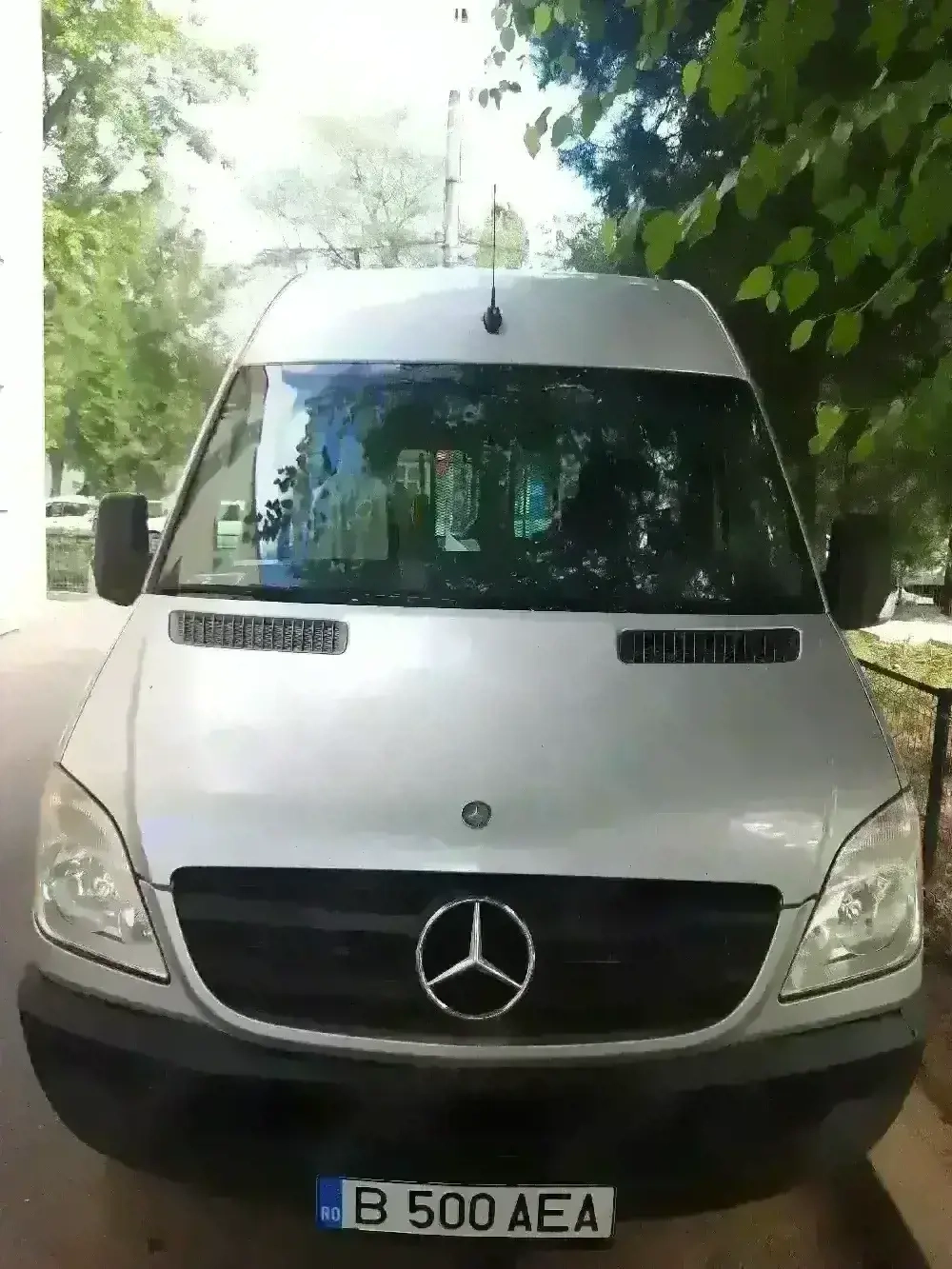 Vând Mercedes Sprinter 8+1 model 906