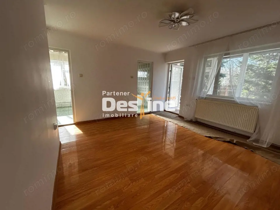 Casă de închiriat Copou 5CD 100MP parter+mansarda+terasa si gradina 700MP