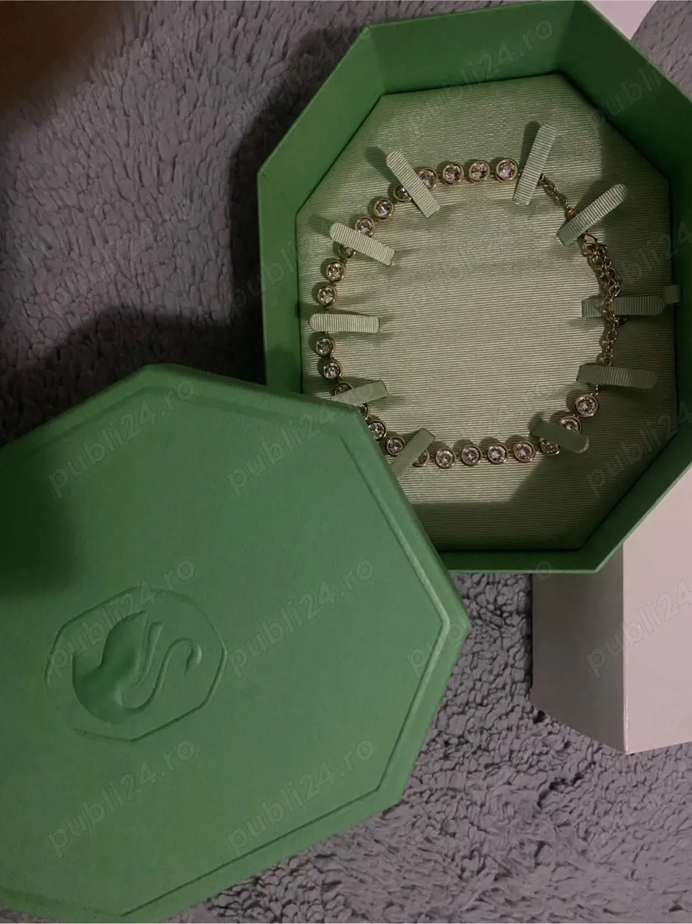 vand colier SWAROVSKI - 1400 lei 