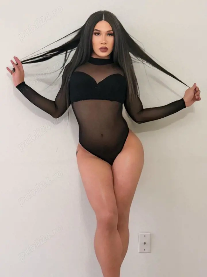 Donatela luxury Transexula ofer sesiuni de dominare ca parte activa