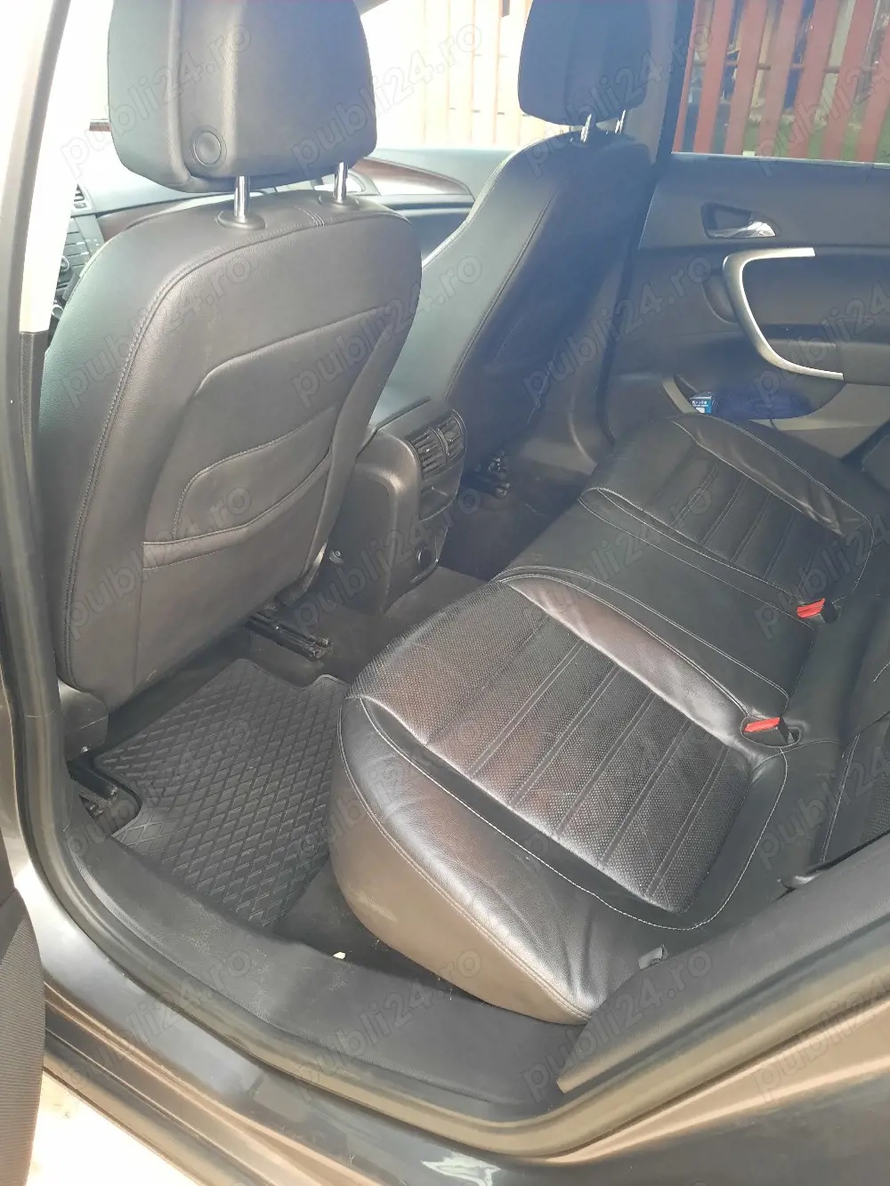 Opel insignia limuzina 