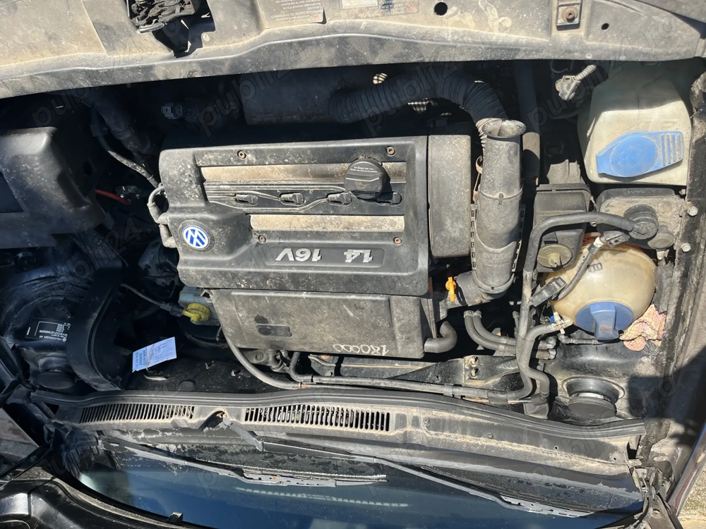 Vând Volkswagen Golf 1.4 benzină 2001 Pentru piese de schimb