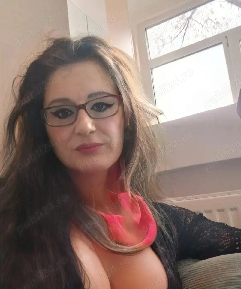 doamna matura 43ani cu 62kg sâni Nr 4 dețin jucării  hemafrodită