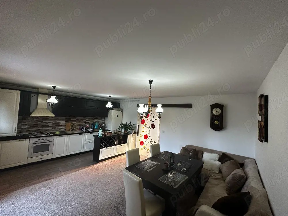 Vand casa in Cartier IZVOR