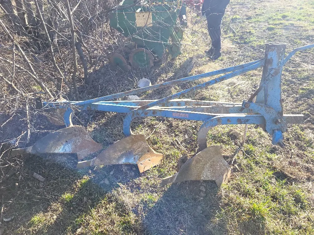 Plug 3 brazdare Lemken