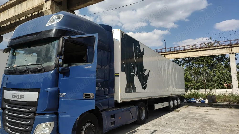 Vând semiremorca krone box duba