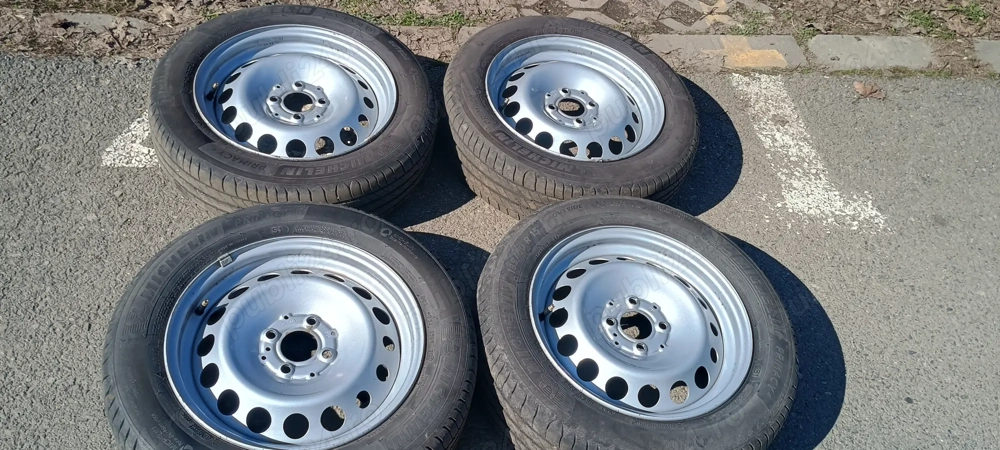 Vând roti Smart 453,cauciucuri vara Michelin Primacy 4 