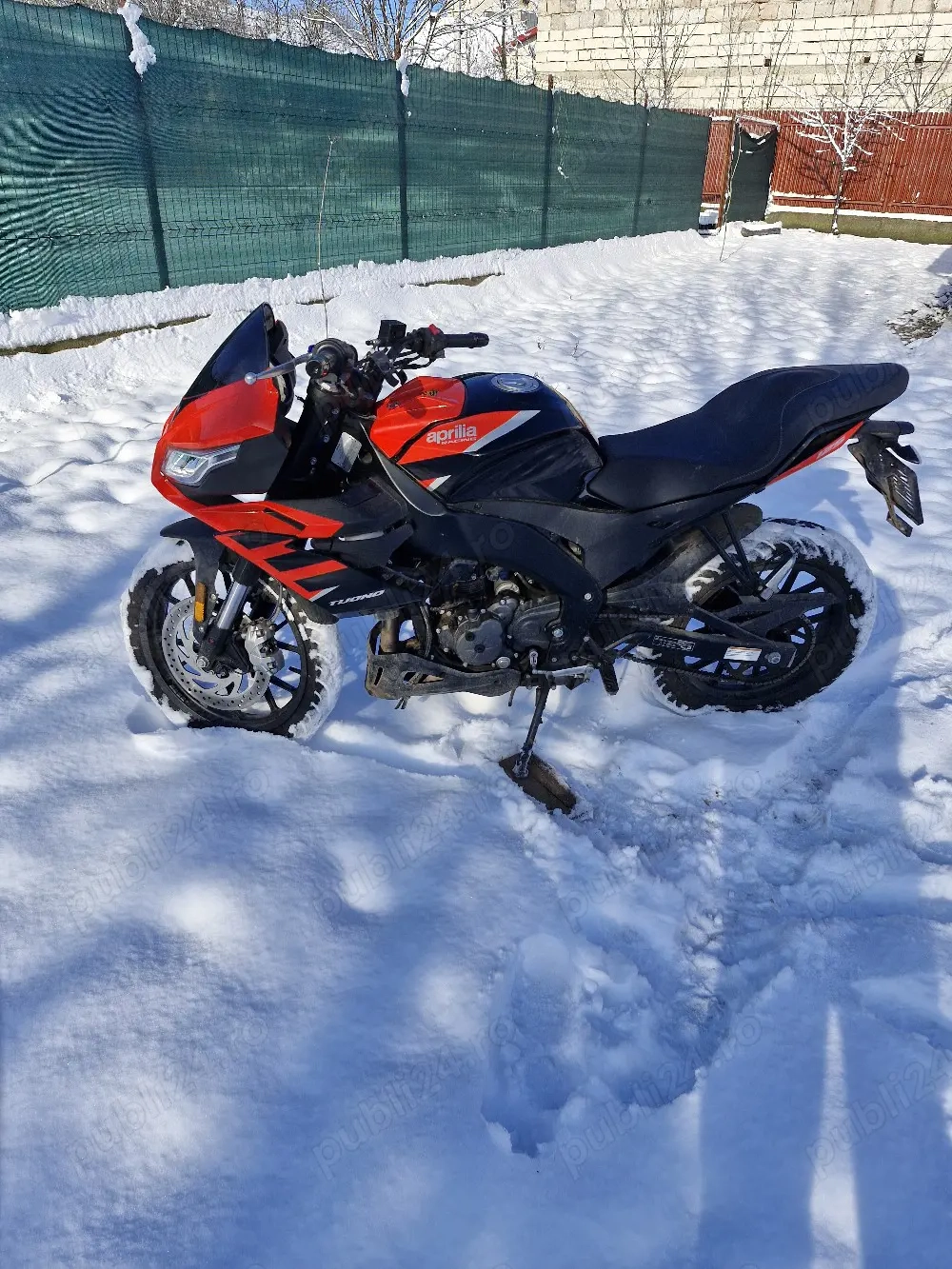 Moto aprilia 125 cc 