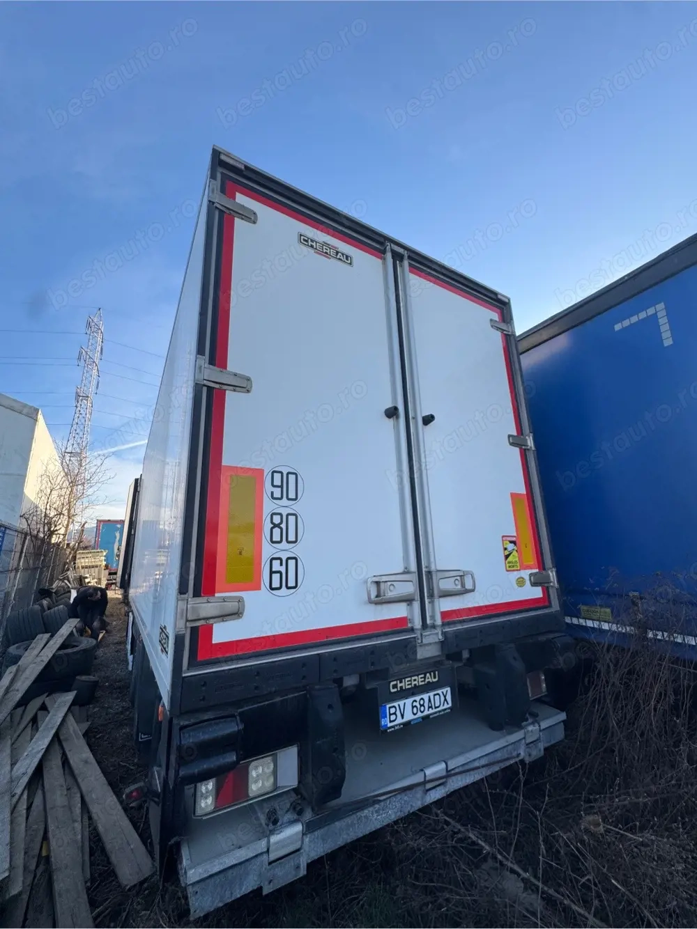 De vanzare remorca frigorifica tandem  