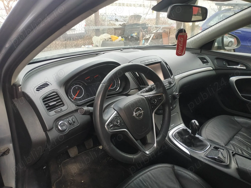 Vând Opel Insignia 