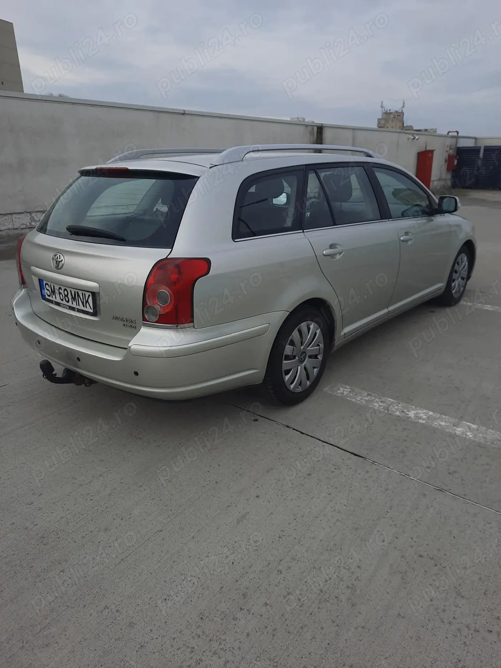 Toyota Avensis masina de familie