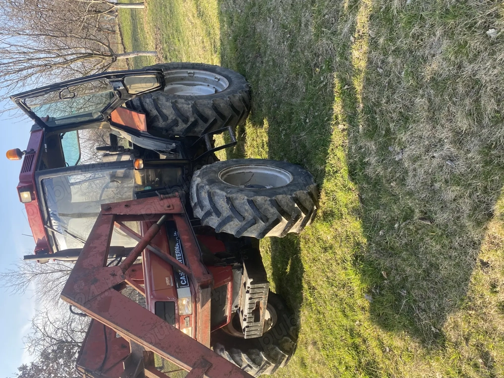 Tractor case 856