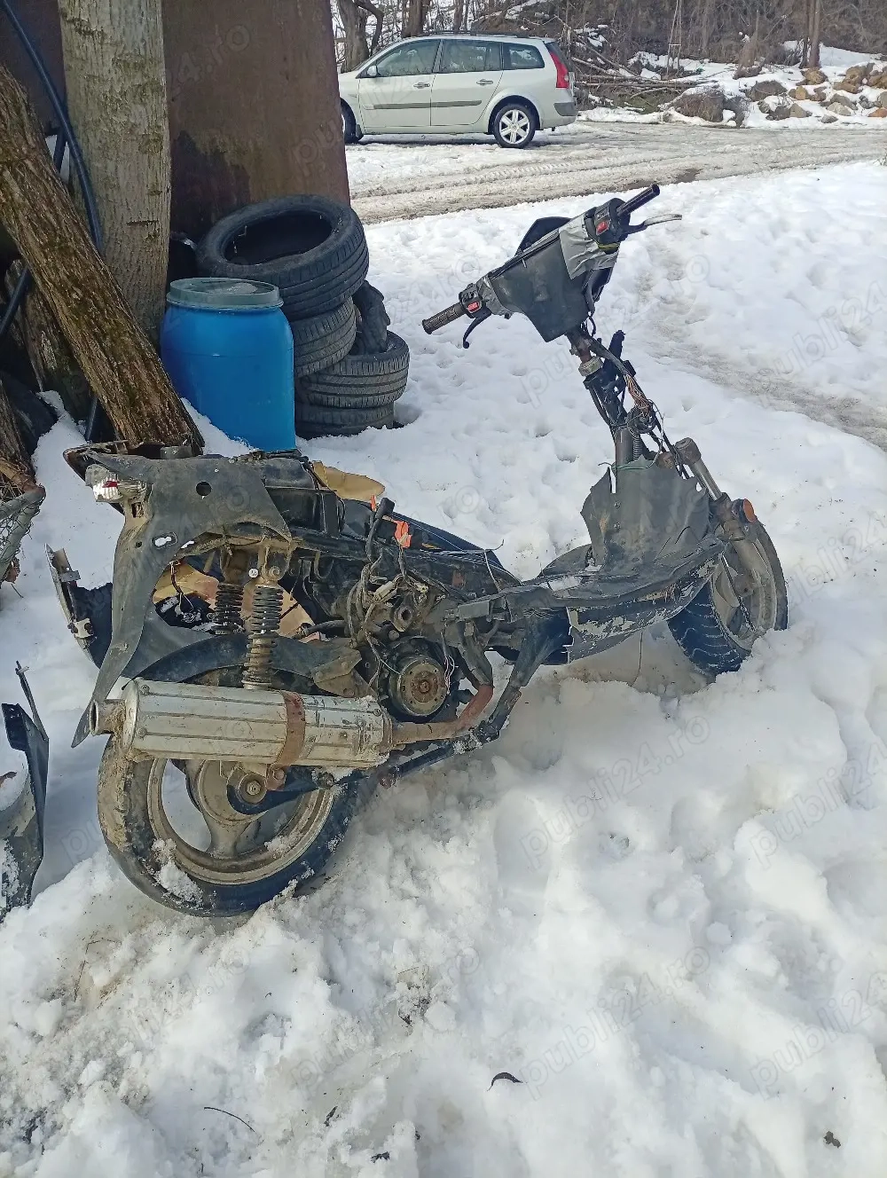 Dezmembrez scuter Rieju 125