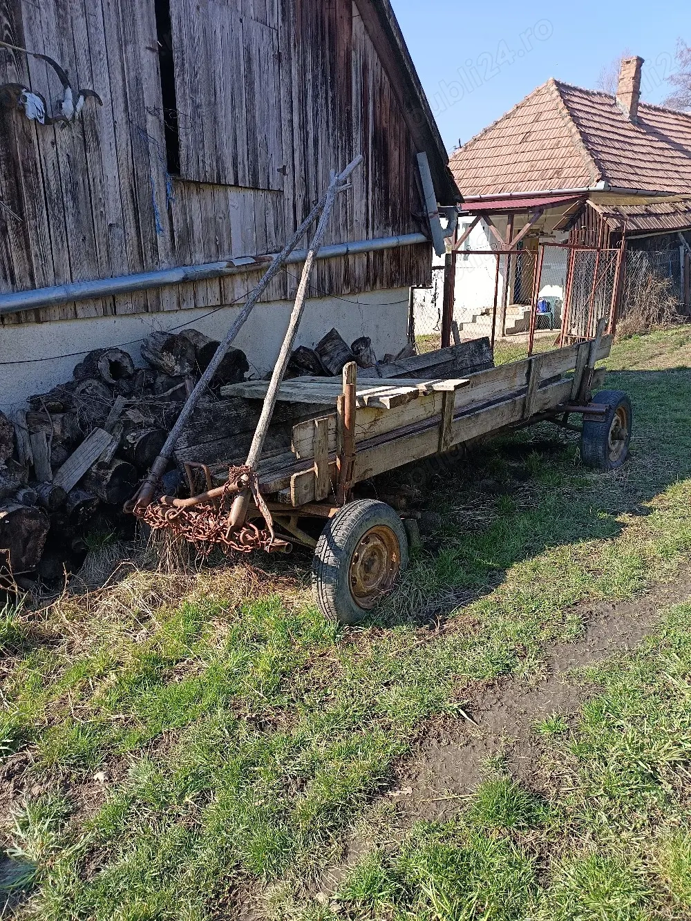 Vând căruță ștraif
