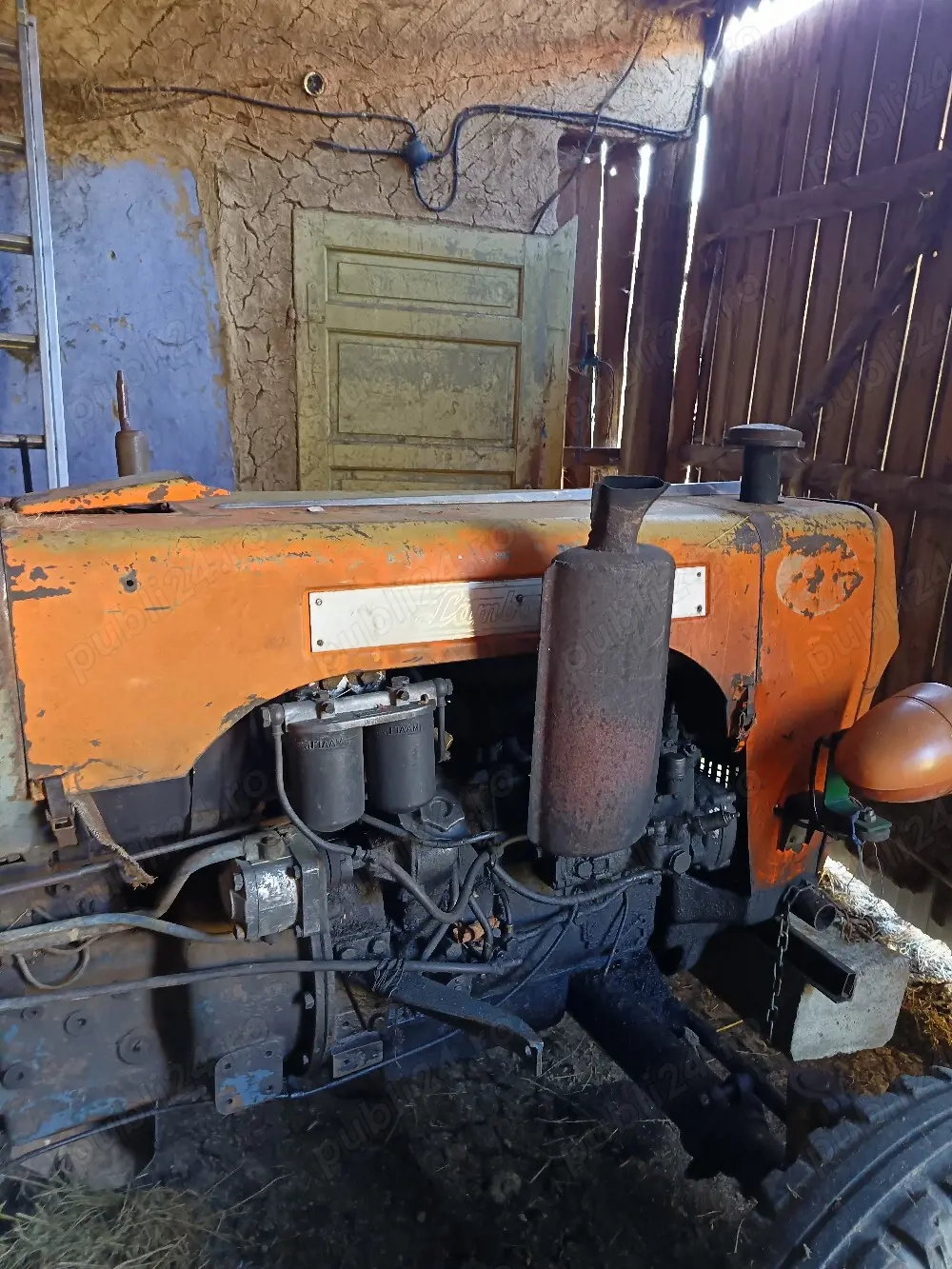 Vând tractor Lamborghini 