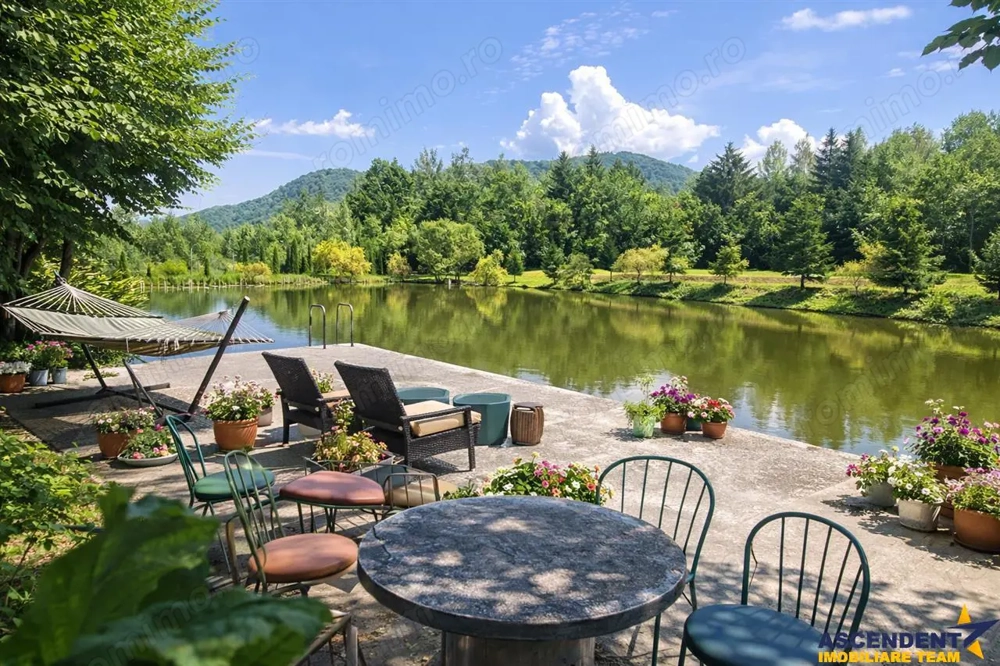 FILM! Oaza paradisiaca cu lac, vedere catre Bucegi, Glajerie  Rasnov, pretabil Casute Pensiune